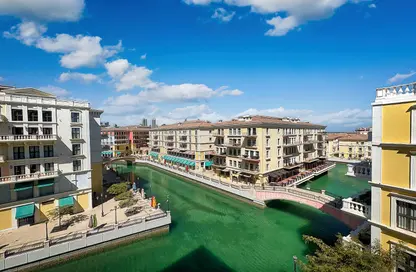 Apartment - 3 Bedrooms - 3 Bathrooms for rent in Carnaval - Qanat Quartier - The Pearl Island - Doha