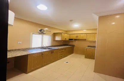 Apartment - 1 Bedroom - 1 Bathroom for rent in Umm Ghuwalina - Umm Ghuwailina - Doha