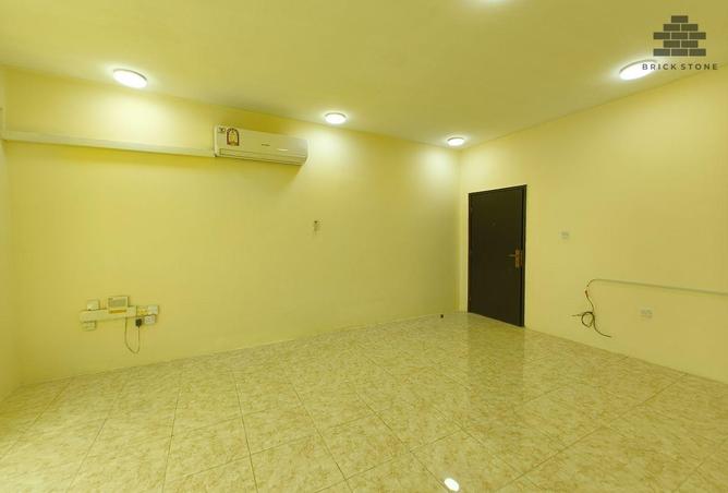 933388 - Property Image 3
