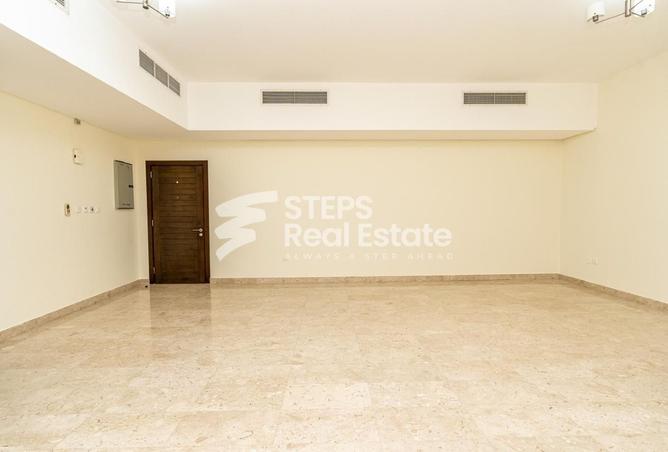 1004785 - Property Image 3