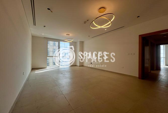 Apartment - 2 Bedrooms - 3 Bathrooms for rent in Floresta Gardens - Floresta Gardens - The Pearl Island - Doha