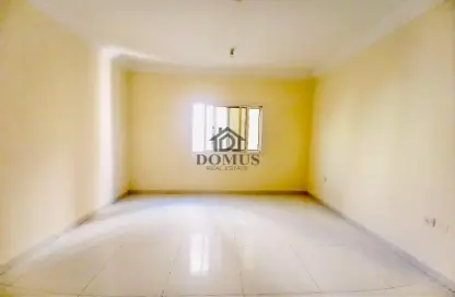 Apartment - 3 Bedrooms - 3 Bathrooms for rent in Thabit Bin Zaid Street - Al Mansoura - Doha