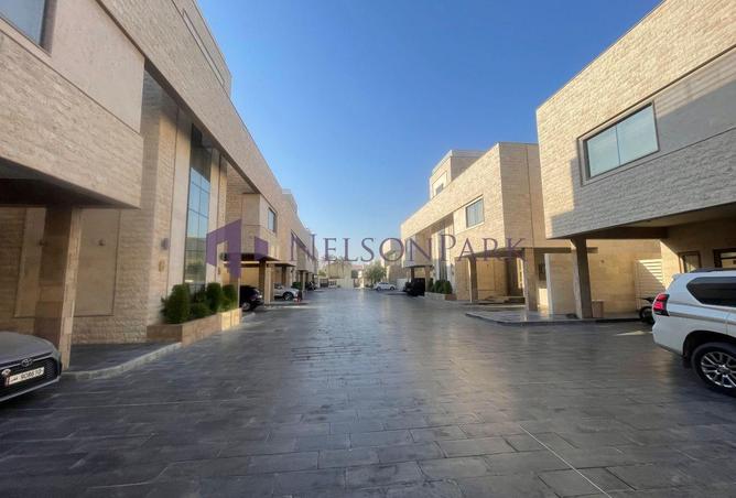 908553 - Property Image 2