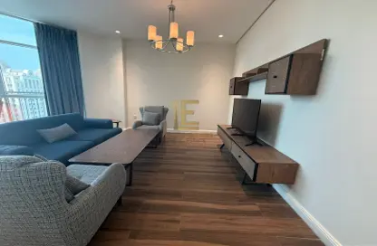 Penthouse - 3 Bedrooms - 5 Bathrooms for rent in Floresta Gardens - Floresta Gardens - The Pearl Island - Doha