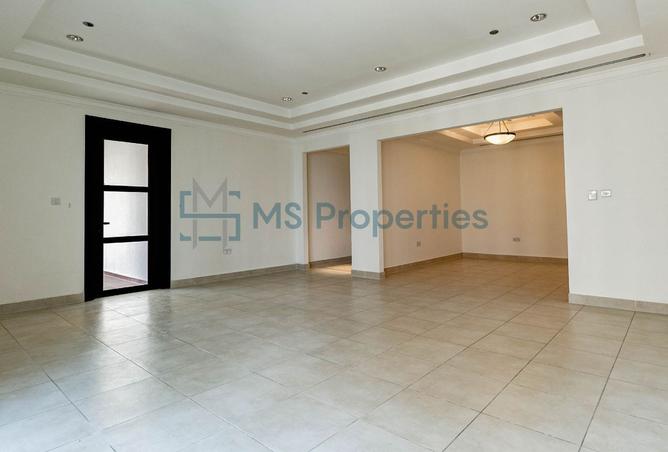 967330 - Property Image 2