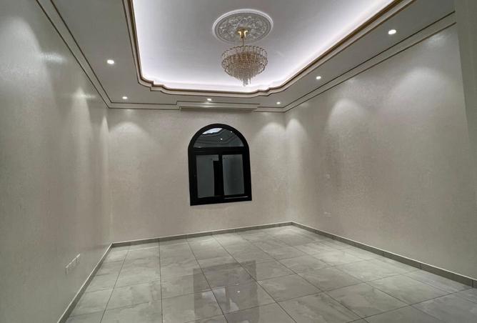 981519 - Property Image 2