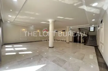 Villa - 5 Bedrooms - 6 Bathrooms for rent in East Gate - West Bay Lagoon - Doha