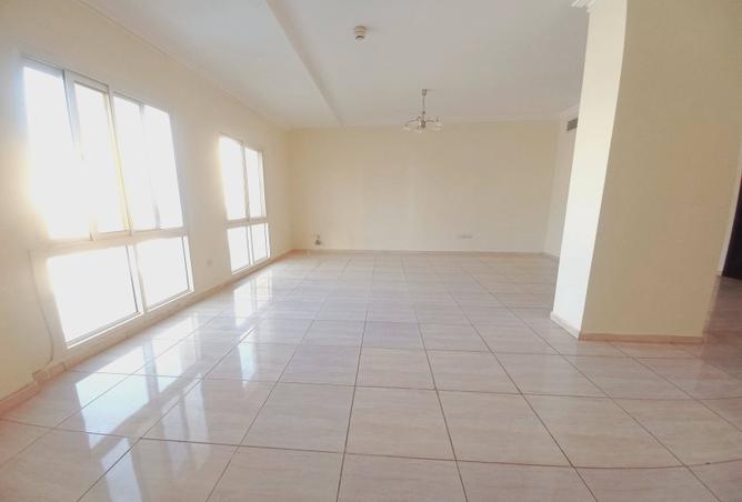 988515 - Property Image 3