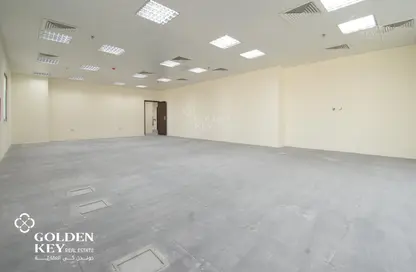 مساحات مكتبية - استوديو - 2 حمامات للايجار في شارع حطين - المنتزه - الدوحة