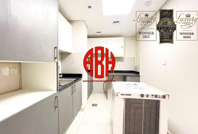 965809 - Property Image 3