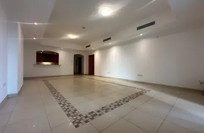 Apartment - 1 Bedroom - 2 Bathrooms for rent in East Porto Drive - Porto Arabia - The Pearl Island - Doha