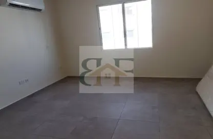 Apartment - 2 Bedrooms - 2 Bathrooms for rent in Bin Omran - Fereej Bin Omran - Doha