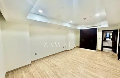 Apartment - 1 Bedroom - 2 Bathrooms for rent in West Porto Drive - Porto Arabia - The Pearl Island - Doha