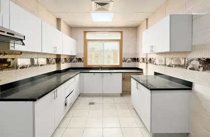 Apartment - 3 Bedrooms - 3 Bathrooms for rent in Fox Hills - Fox Hills - Lusail