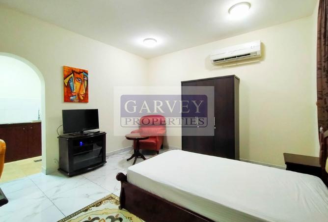 966305 - Property Image 2