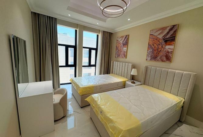950275 - Property Image 2