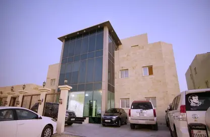 Apartment - 2 Bedrooms - 2 Bathrooms for rent in CAP 36 - Ain Khaled - Doha