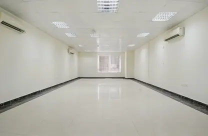 Office Space - Studio - 1 Bathroom for rent in Salwa Road - Al Aziziyah - Doha