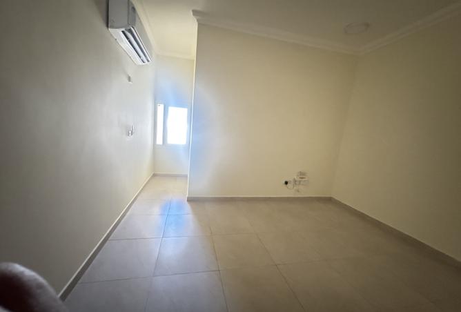 1002744 - Property Image 3