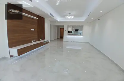 Apartment - 2 Bedrooms - 3 Bathrooms for rent in West Porto Drive - Porto Arabia - The Pearl Island - Doha