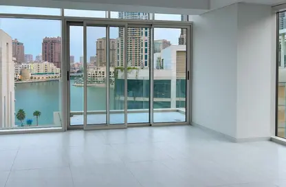 Apartment - 1 Bedroom - 2 Bathrooms for rent in Gewan Island - The Pearl Island - Doha