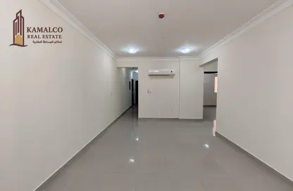 Apartment - 2 Bedrooms - 2 Bathrooms for rent in Umm Ghuwailina 4 - Umm Ghuwailina - Doha