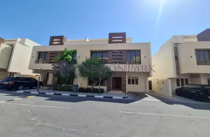 مجمع سكني - 5 غرف نوم - 5 حمامات للايجار في شارع النعيجة - غرب الهلال - الهلال - الدوحة