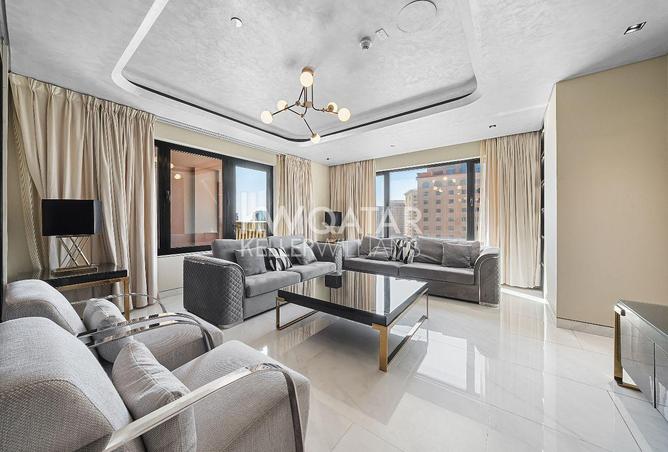 974430 - Property Image 2