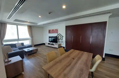 Apartment - 1 Bedroom - 2 Bathrooms for rent in Tower 26 - Viva Bahriyah - The Pearl Island - Doha