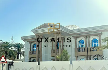 Villa - 5 Bedrooms - 6 Bathrooms for rent in Al Shatt Street - West Bay - Doha