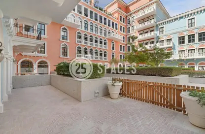 Apartment - 1 Bedroom - 2 Bathrooms for rent in Carnaval - Qanat Quartier - The Pearl Island - Doha