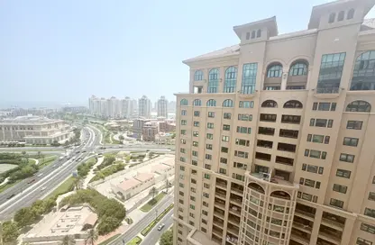 Apartment - 1 Bedroom - 2 Bathrooms for rent in Tower 18 - Porto Arabia - The Pearl Island - Doha