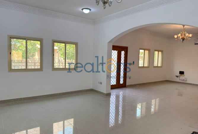 960178 - Property Image 2