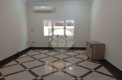 Apartment - 2 Bedrooms - 2 Bathrooms for rent in Al Muntazah Street - Al Muntazah - Doha