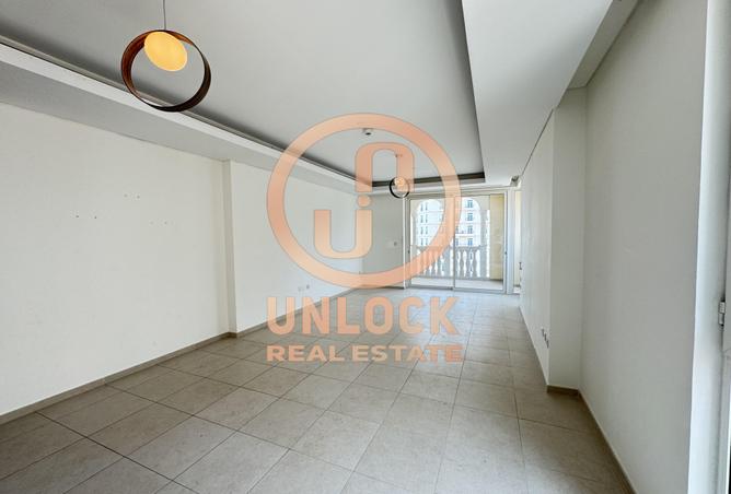 952272 - Property Image 2