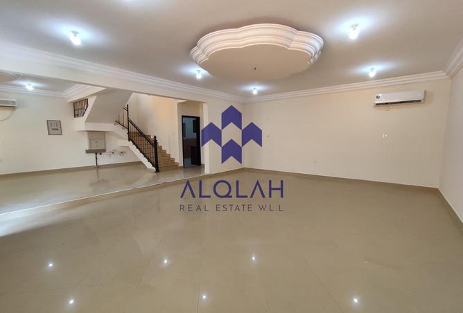 932240 - Property Image 3