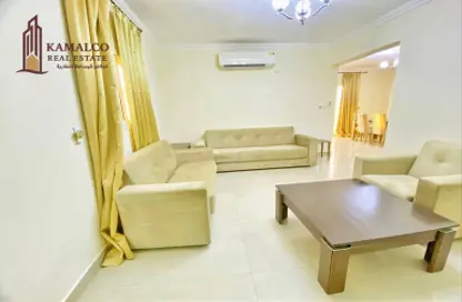 Apartment - 2 Bedrooms - 2 Bathrooms for rent in Umm Ghwailina Comm - Umm Ghuwalina - Umm Ghuwailina - Doha