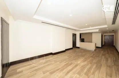 Empty Room image for: Apartment - 1 Bedroom - 2 Bathrooms for rent in Tower 6 - Viva Bahriyah - The Pearl Island - Doha, Image 1