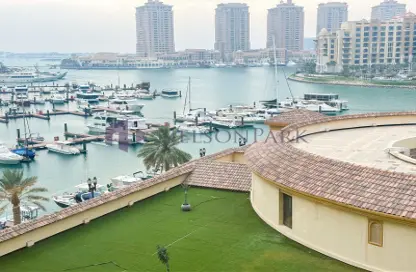 تاون هاوس - 2 غرف نوم - 3 حمامات للايجار في طريق بورتو الشرقي - بورتو أرابيا - جزيرة اللؤلؤة - الدوحة