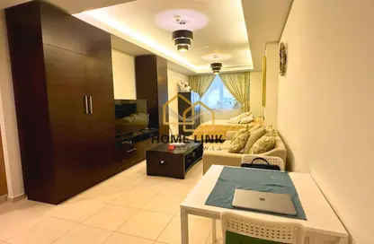 Apartment - Studio - 1 Bathroom for rent in Viva West - Viva Bahriyah - The Pearl Island - Doha