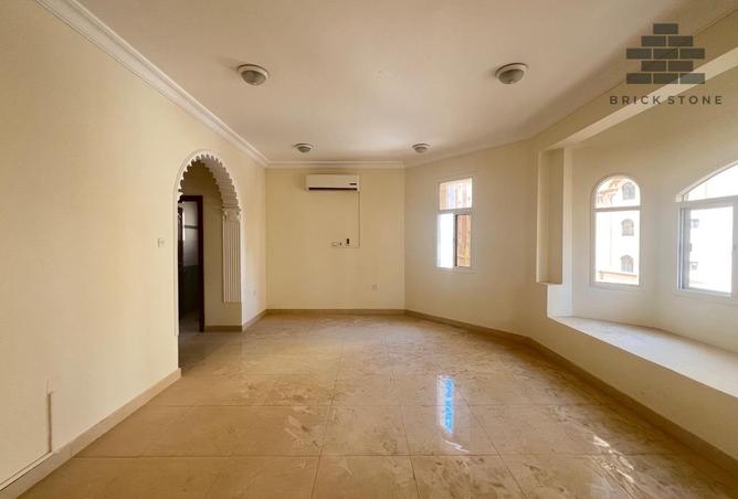 927161 - Property Image 2