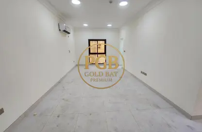 شقة - 2 غرف نوم - 2 حمامات للايجار في شارع الجزيره - فريج بن محمود الشمالي - فريج بن محمود - الدوحة