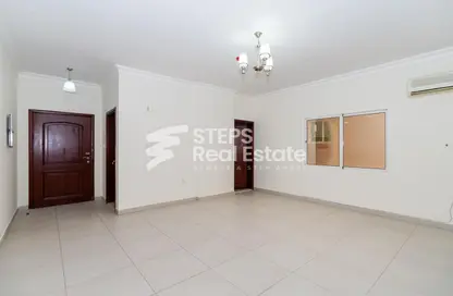 Apartment - 2 Bedrooms - 2 Bathrooms for rent in Al Mansoura - Al Mansoura - Doha