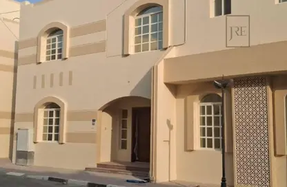 فيلا - 5 غرف نوم - 4 حمامات للايجار في عين خالد - الدوحة