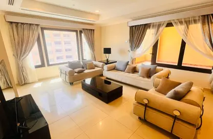 Apartment - 1 Bedroom - 2 Bathrooms for rent in Tower 11 - Porto Arabia - The Pearl Island - Doha