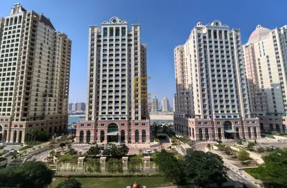 Apartment - 1 Bedroom - 3 Bathrooms for sale in Floresta Gardens - Floresta Gardens - The Pearl Island - Doha