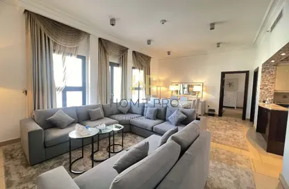 Apartment - 2 Bedrooms - 2 Bathrooms for sale in Qanat Quartier - The Pearl Island - Doha