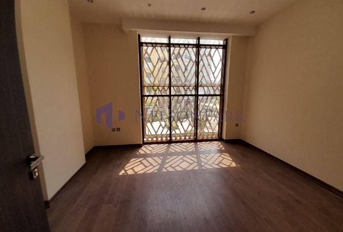 932722 - Property Image 3