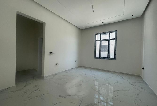 974533 - Property Image 3