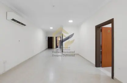 Apartment - 2 Bedrooms - 2 Bathrooms for rent in Salaja Street - Doha Al Jadeed - Doha